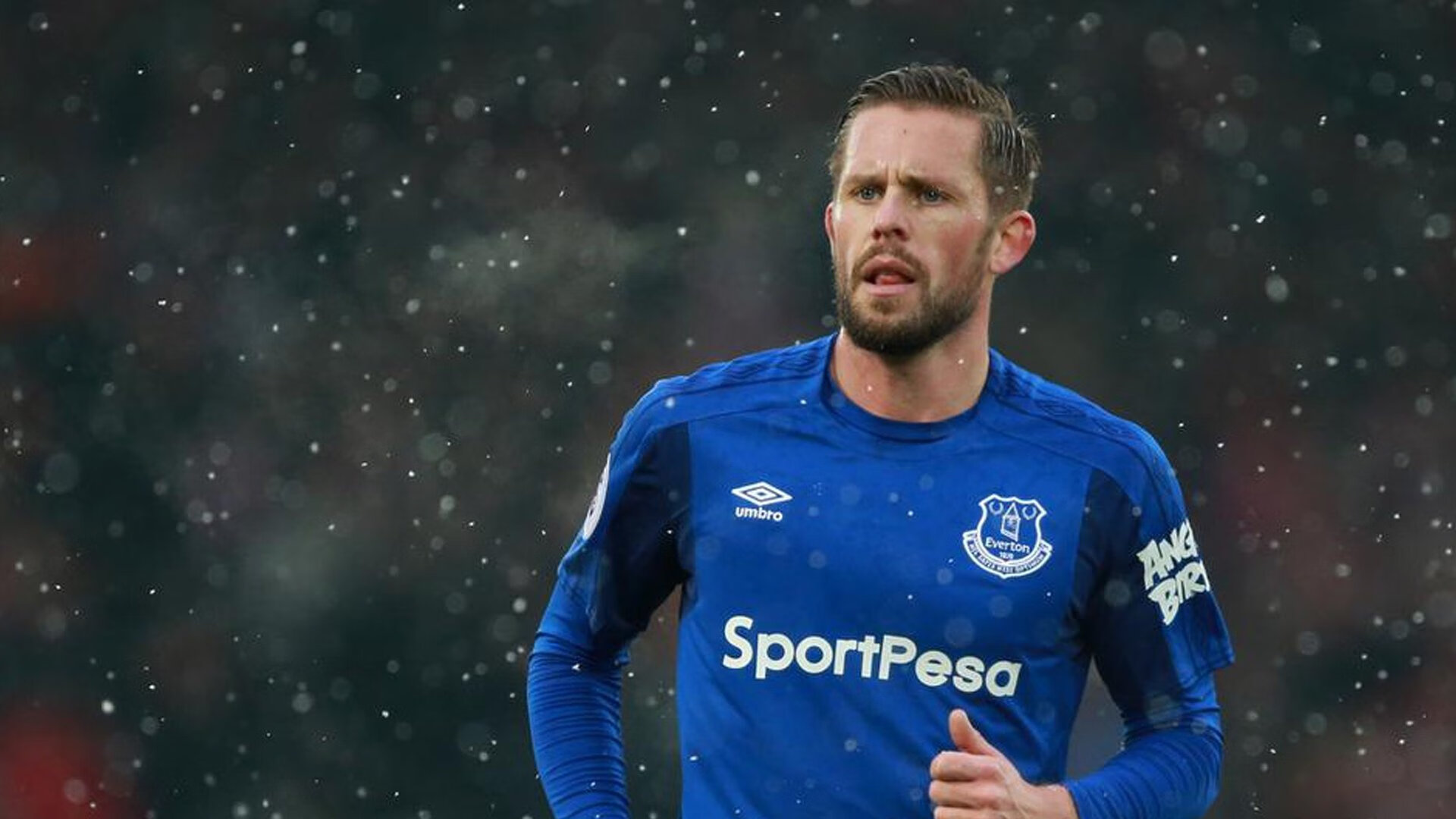 哈兰德巅峰对决,C罗与50激战掘金分钟,赛况扑朔迷离胜负难料!